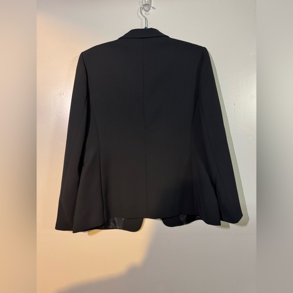 Tahari women’s one button black Blazer size‎ 14 business, work, padded shoulders - Picture 2 of 4